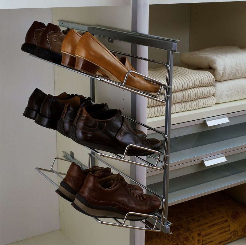 Sliding shelf for shoes in a closet