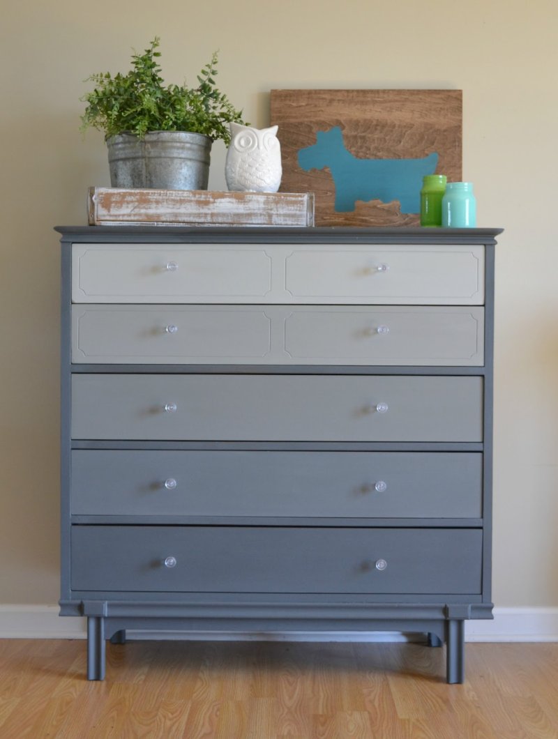 Repainting the dresser Ikea