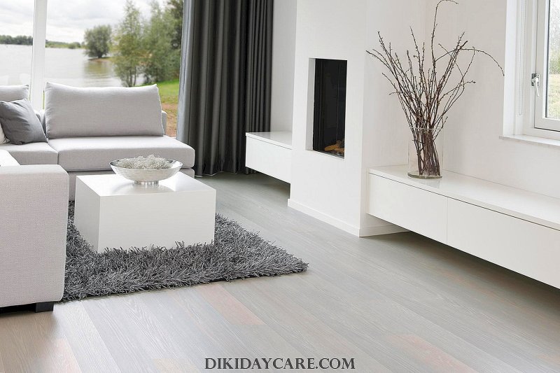 White floors in the interior