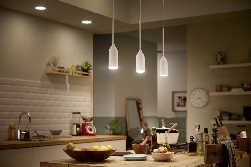 Suspended lamps above the table