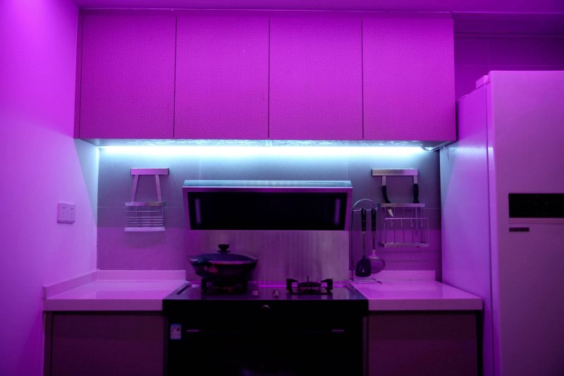 The backlighting of the kitchen