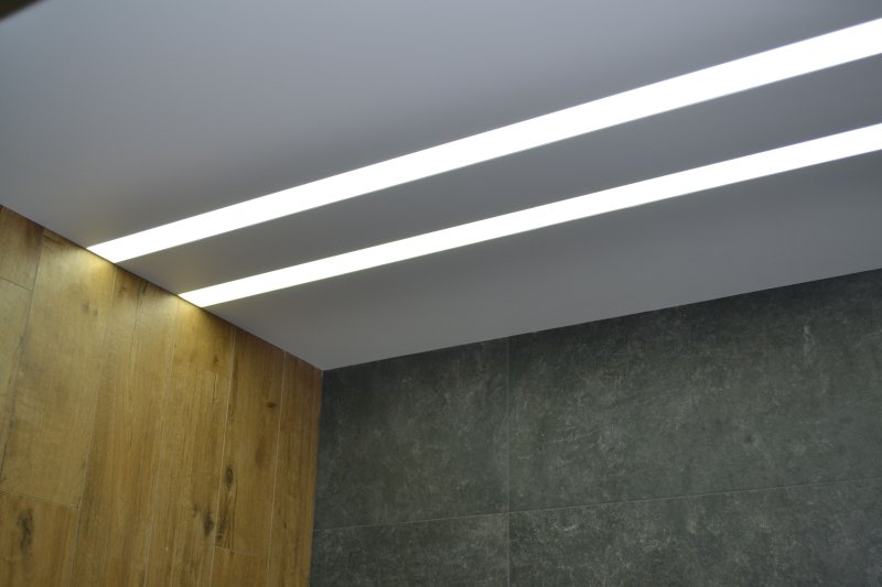 Light lines ceiling