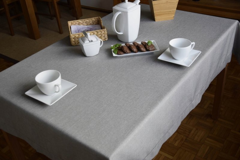 Gray rogue tablecloth