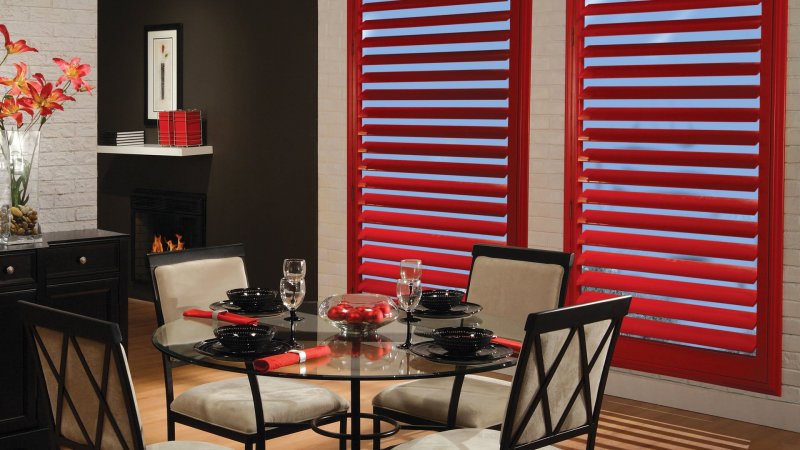 Blinds to the kitchen