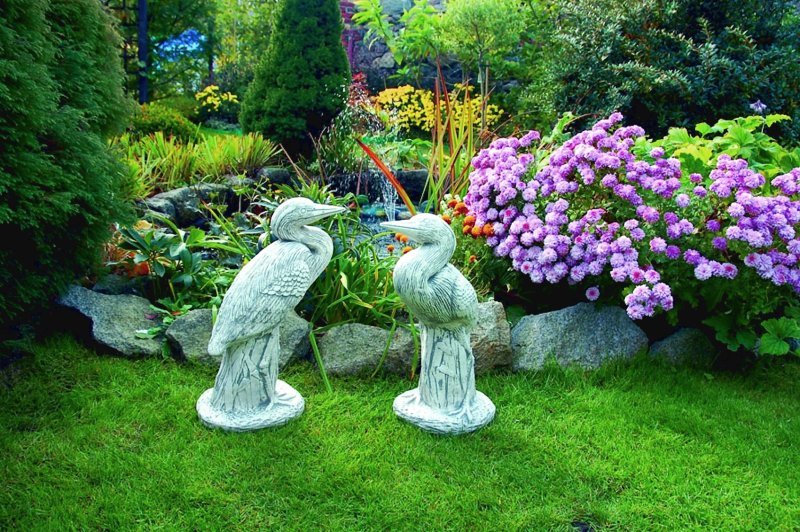 Garden sculpture is a heron