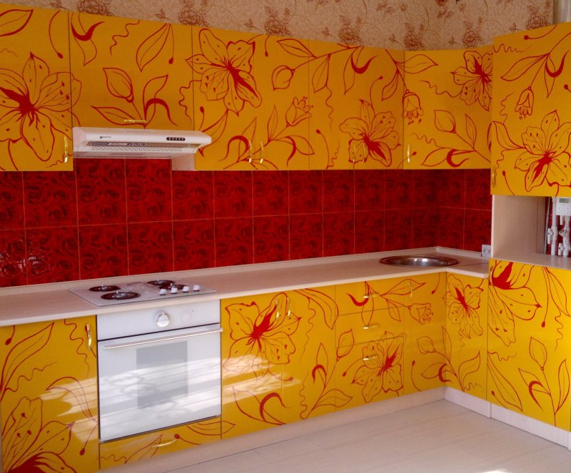 Kitchen by self -adhesive film