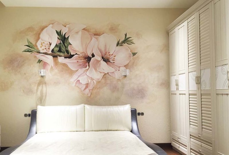 Wall painting in the bedroom