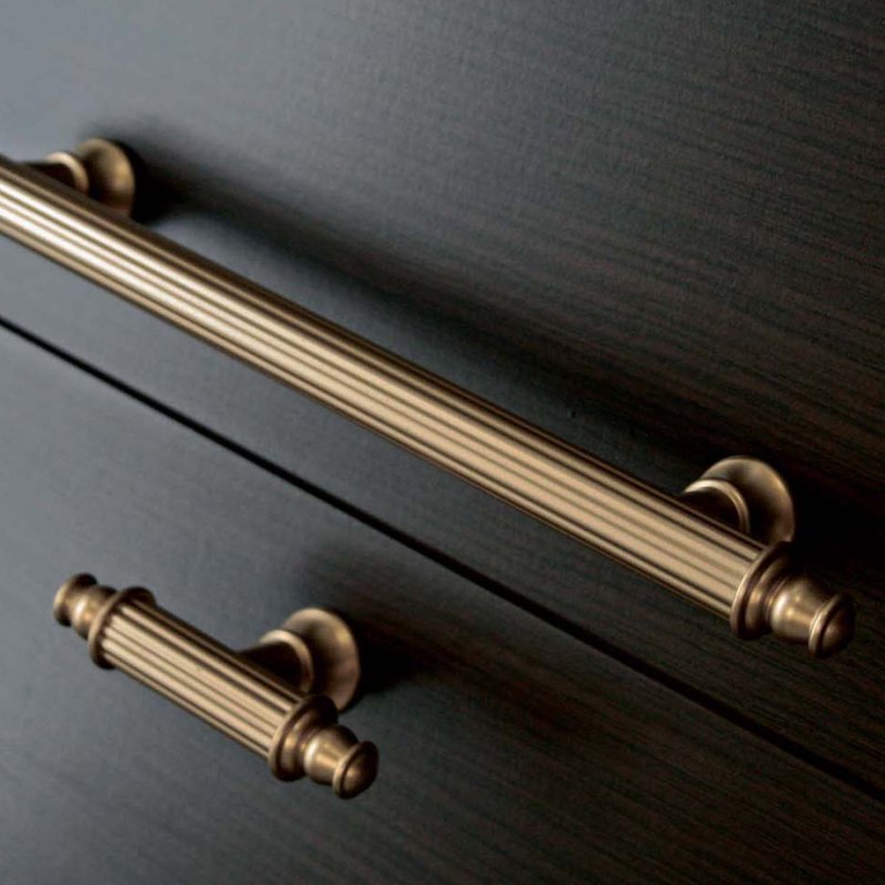 Furniture handles