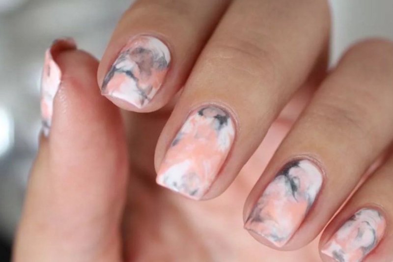 Manicure marble design