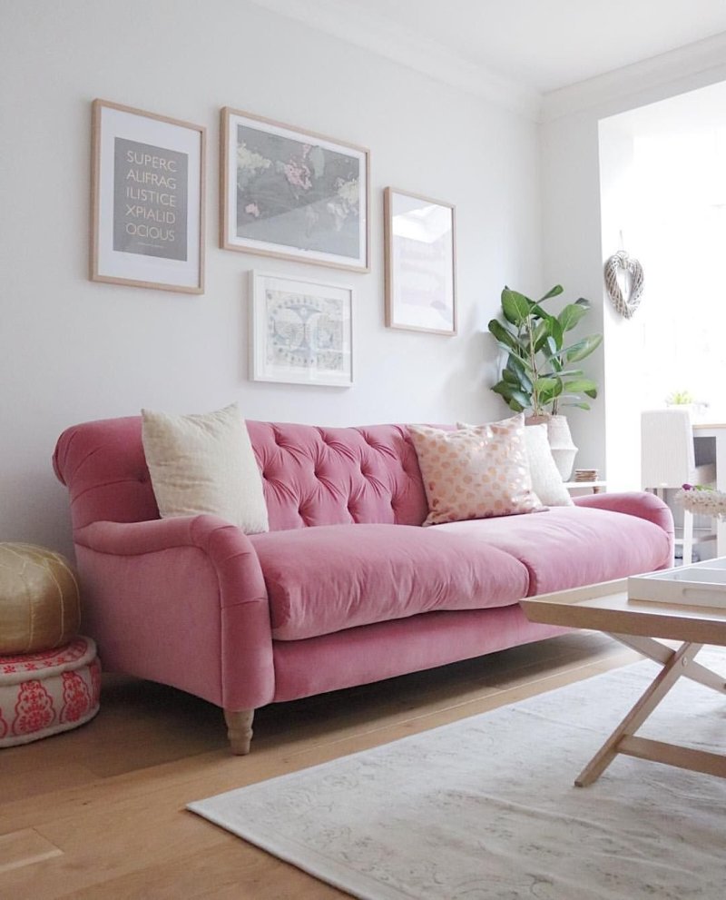 Pink sofa in the interior