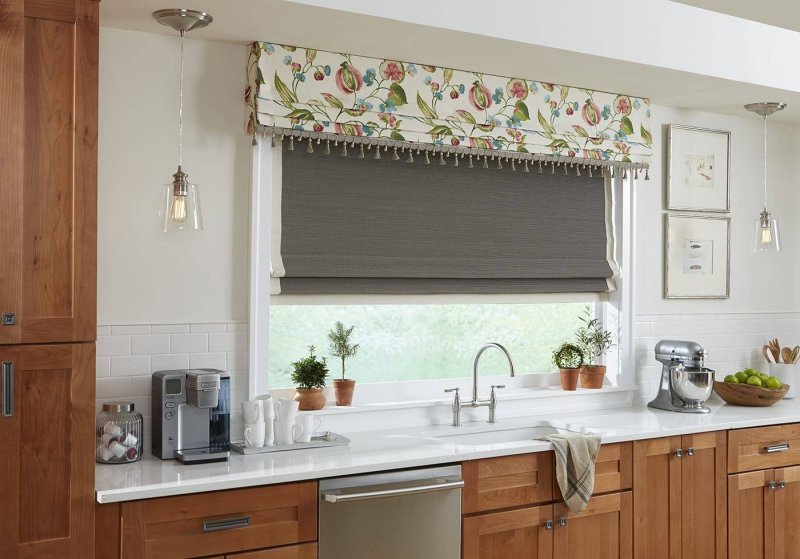 Roman curtains for the kitchen