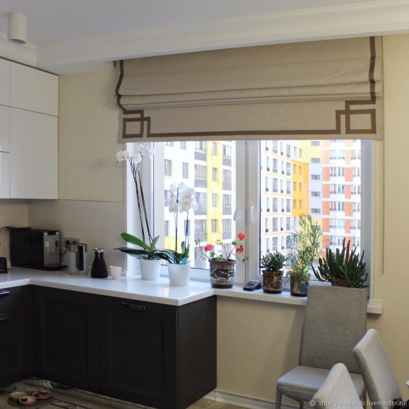 Roman curtains in the kitchen