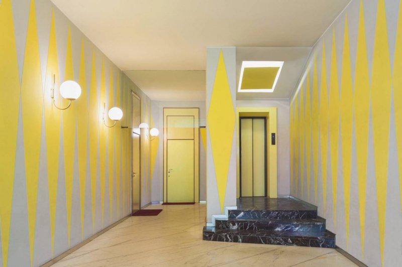 The color of the walls in the corridor