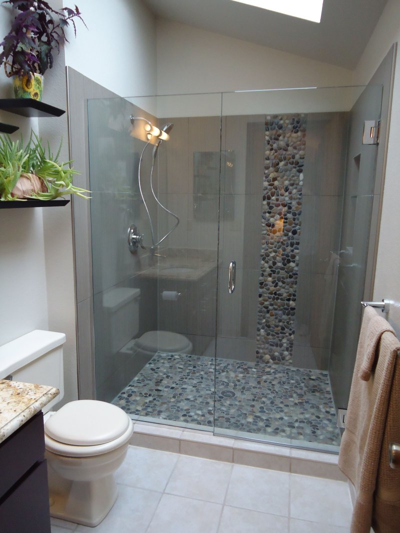 Design of a small bathroom with a shower