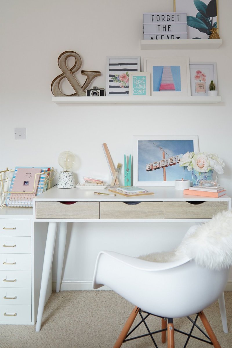 A desk for a teenager girl