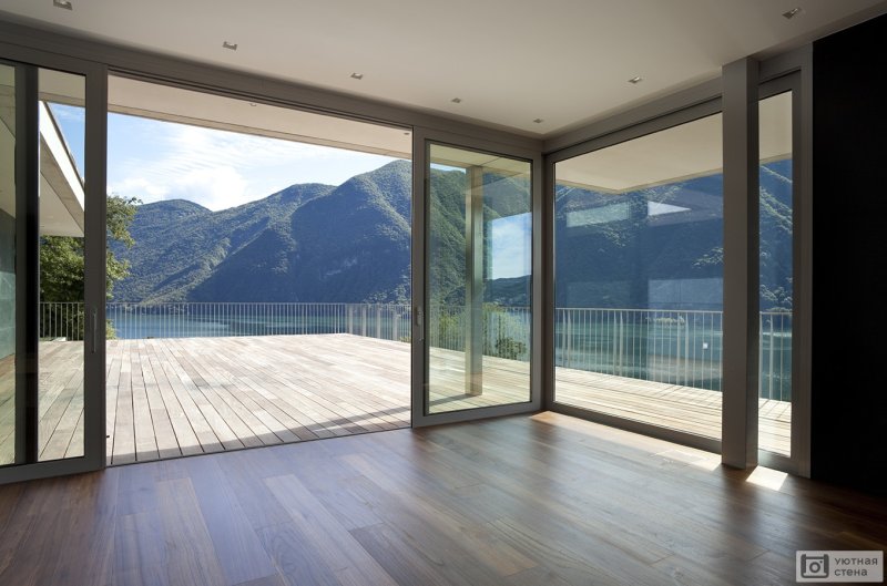 Panoramic doors