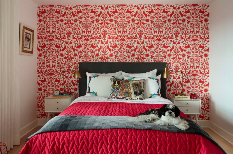 Red -tone bedroom