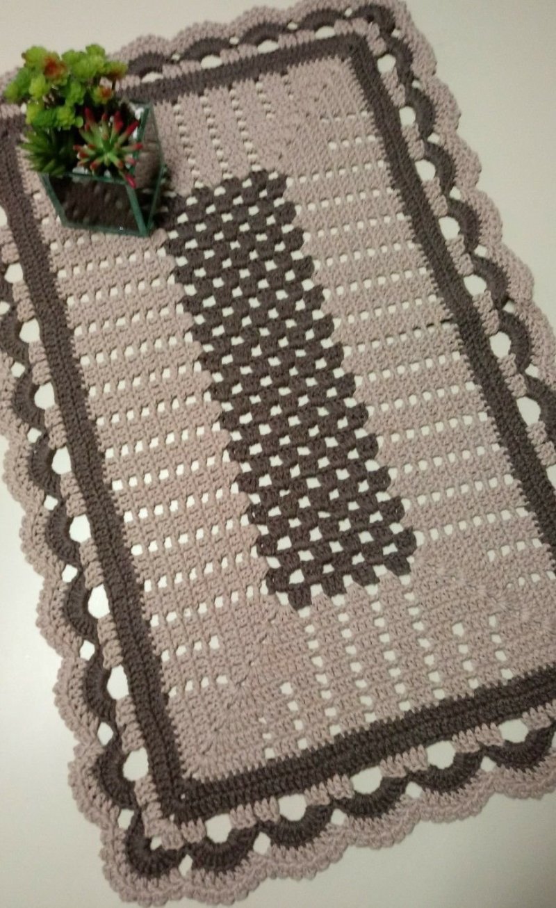 Crochet rectangular rug