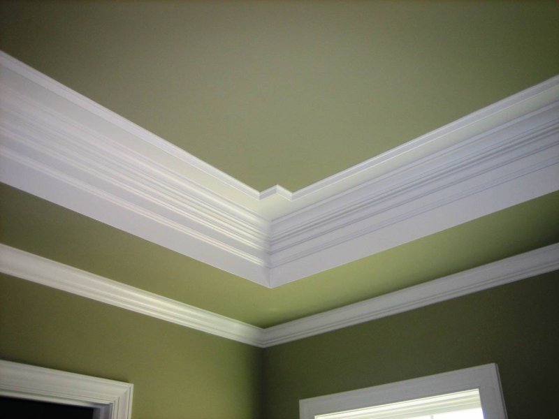 Ceiling baseboard