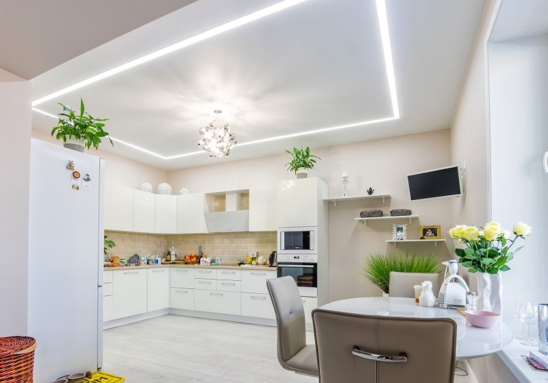 Stretch ceiling in the kitchen