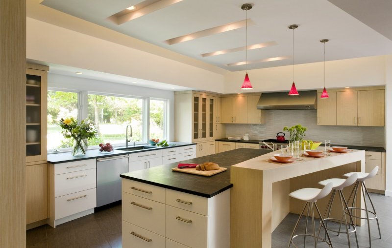 Ceiling design in the kitchen