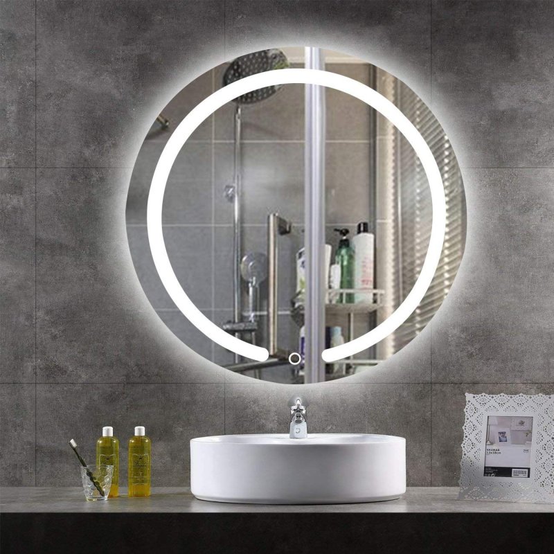 Round mirror in the bathroom