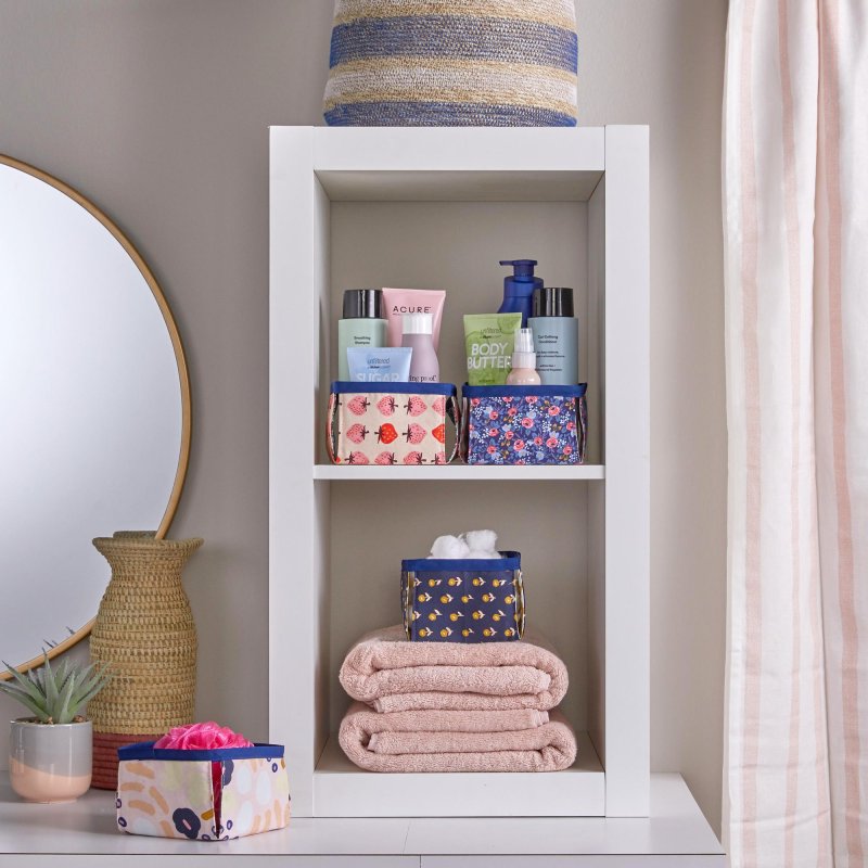 Bathroom shelves