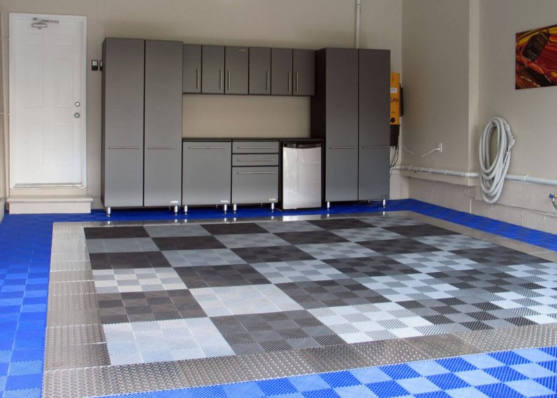 Garage tile