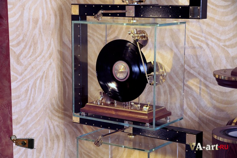 Vinyl player shelf