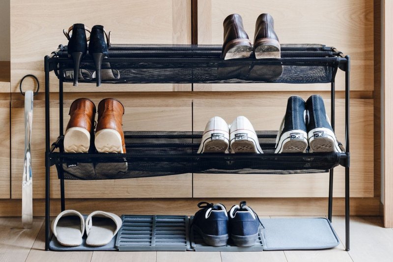 Shoe shelf