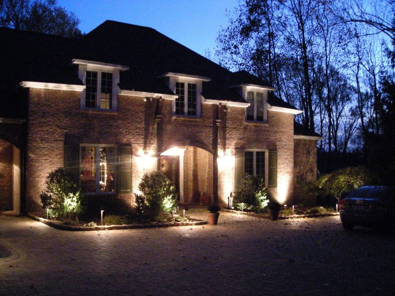 Facade lighting of a country house