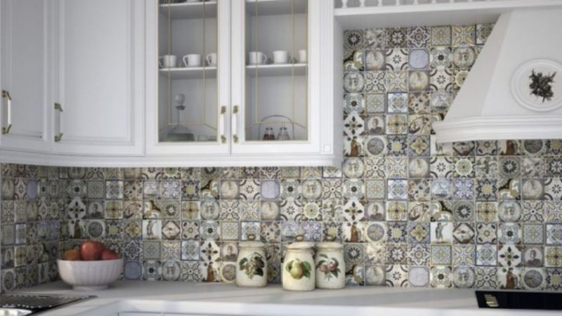 Kitchen tiles per apron