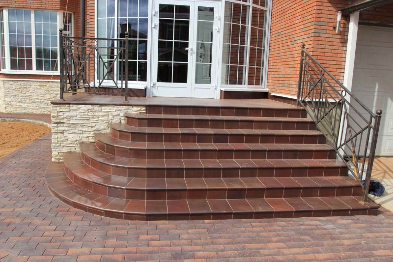 Clinker steps for porch