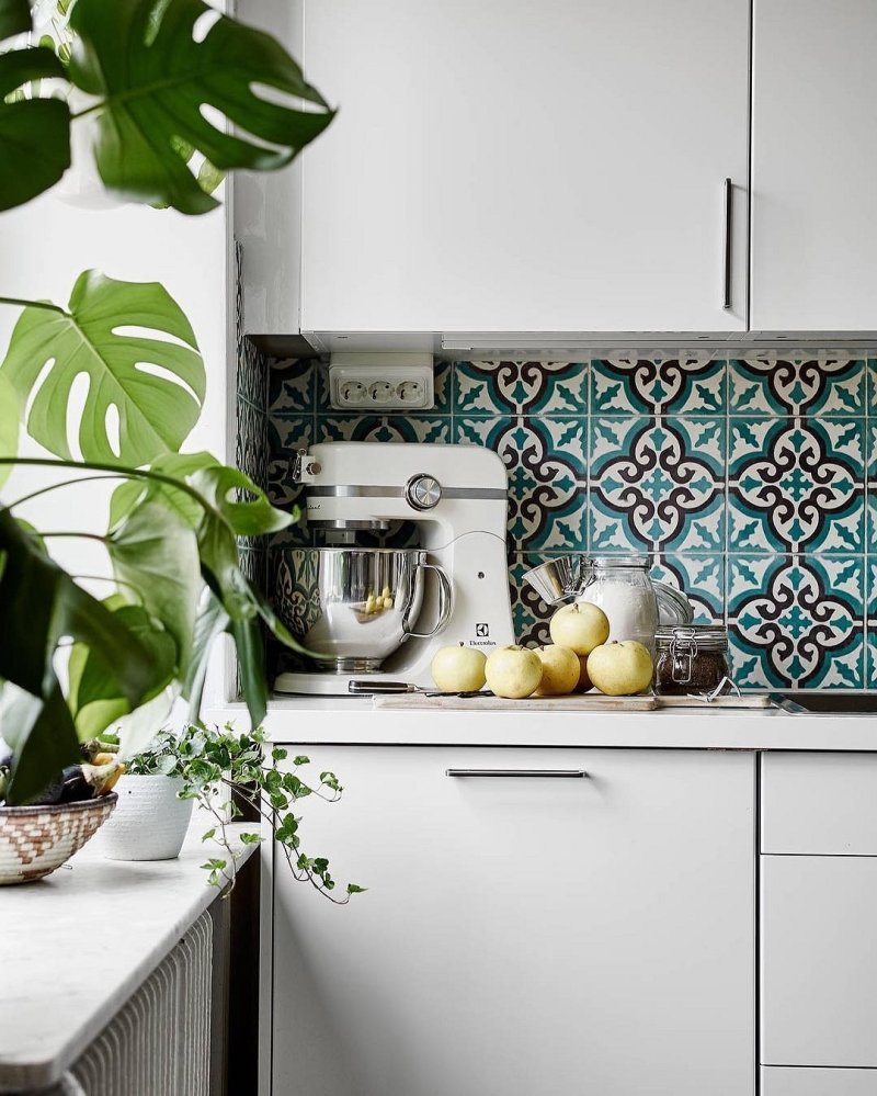 Kitchen tiles per apron