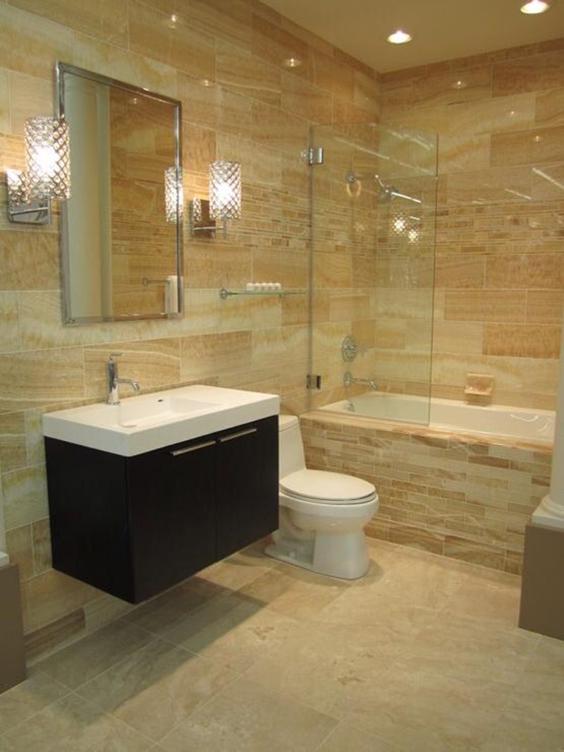 Onyx porcelain border in the interior of the bathroom