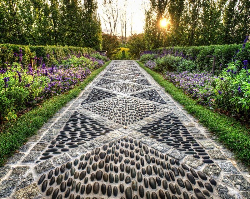 Painted paths in the Eden garden