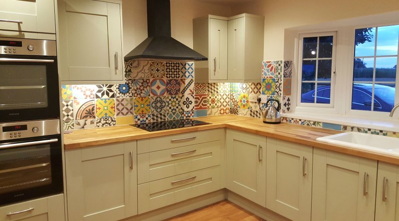 Kitchen tiles per apron