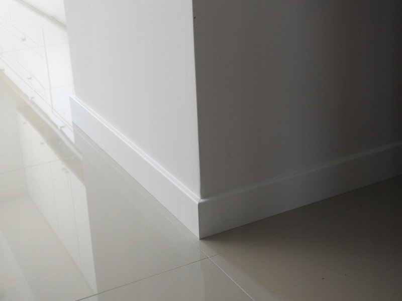 Skirting board in the interior