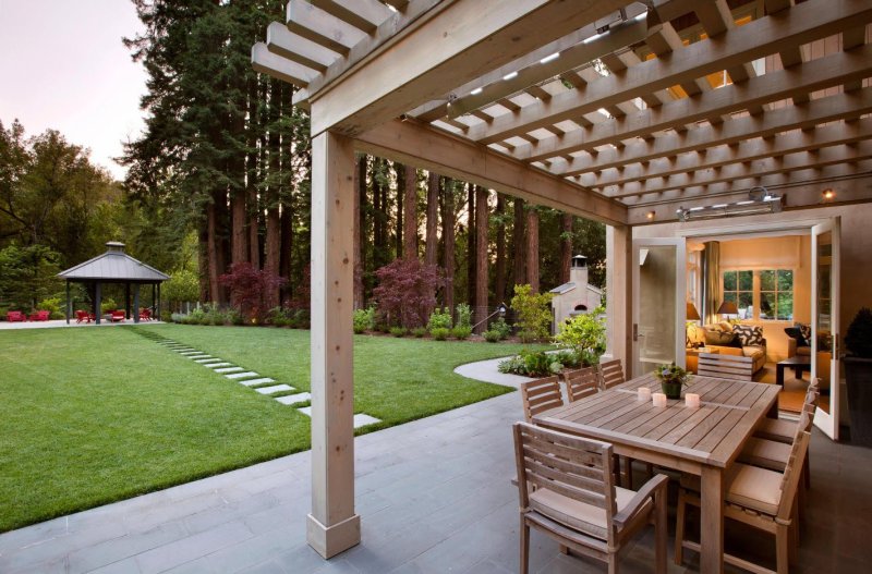 Praise Patio with Pergola