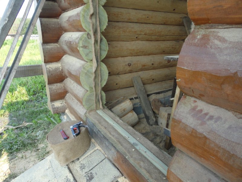 Casing in a wooden house