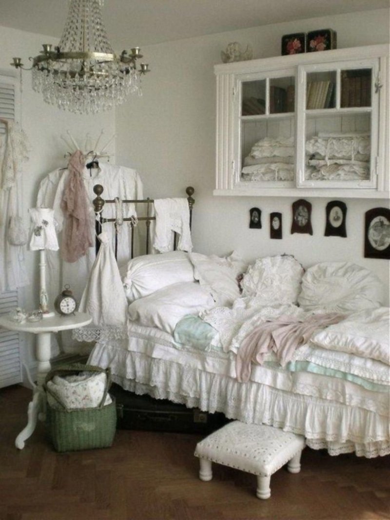 Country -style bedroom Shebbi