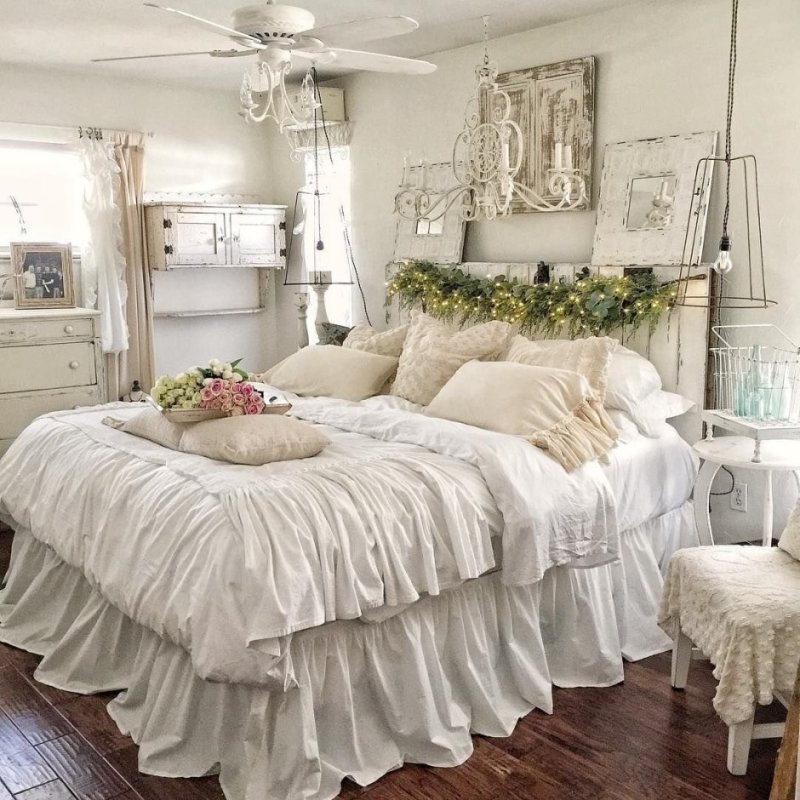 Country -style bedroom Shebbi