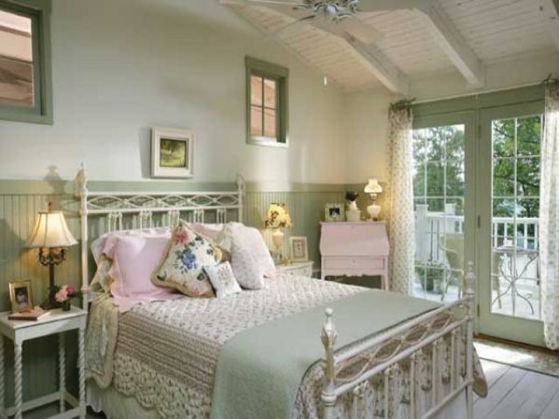 Shebbie Shik Provence bedroom