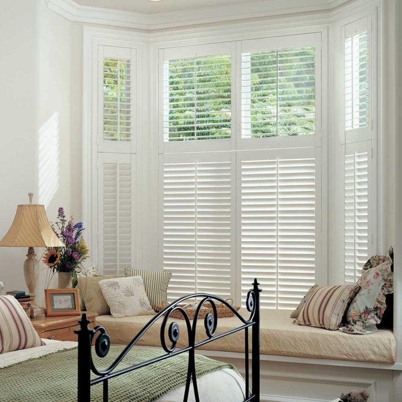 Blinds on the bay window