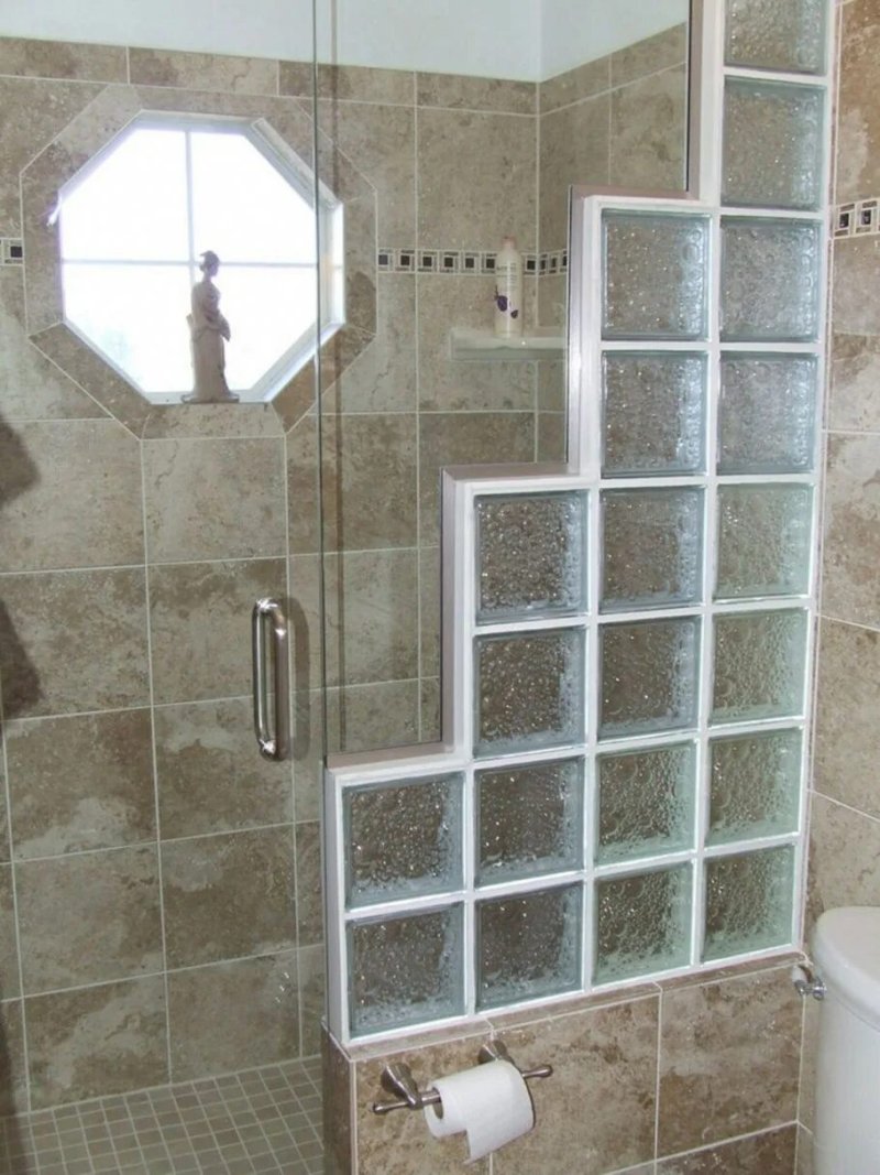 Shower cabin of glass blocks