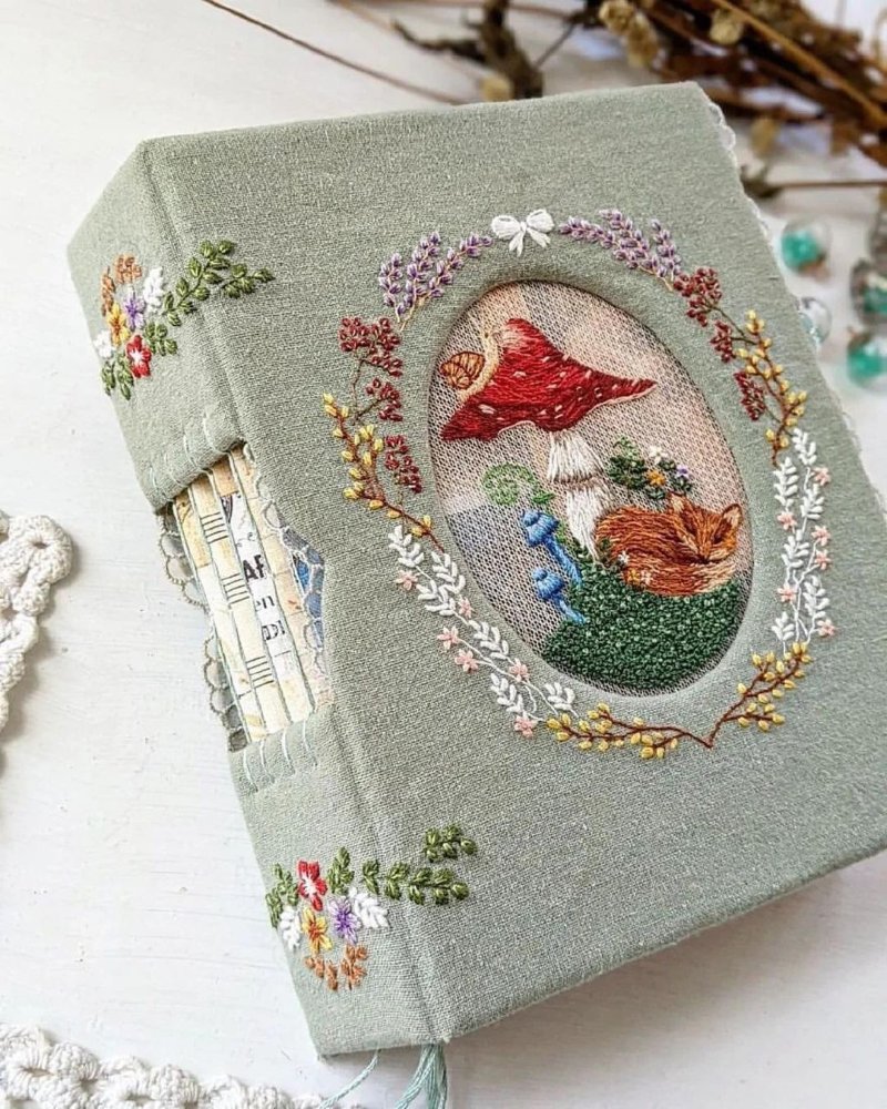 Scrapbooking with embroidery