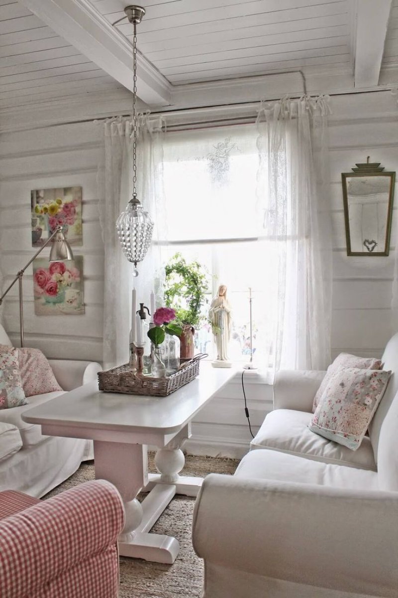 Shebby chic style interior