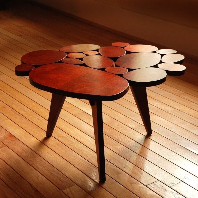 Lakri Round Table table