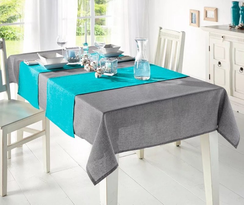 Tablecloth on a rectangular table