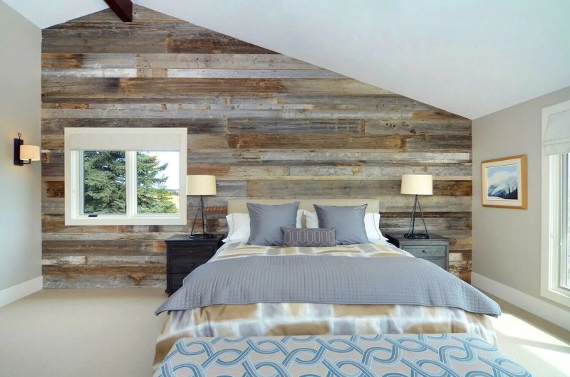 Laminate on the wall in the bedroom